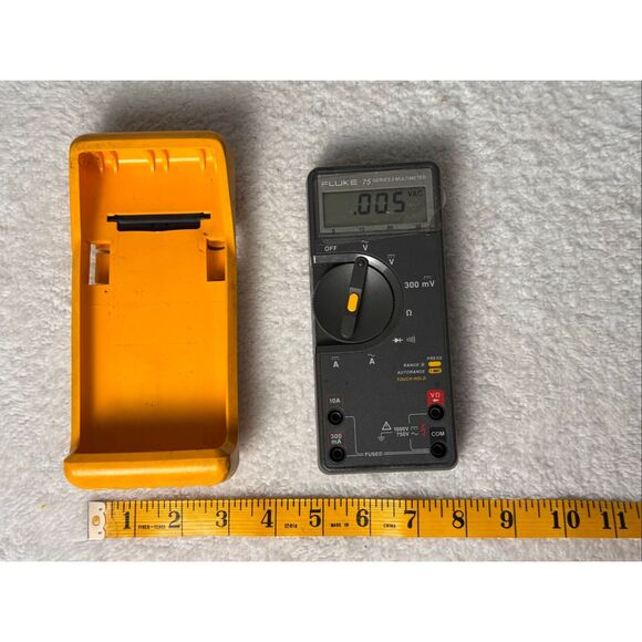 Fluke 75 Series II Multimeter With Case/Leads - Picture 13 of 16